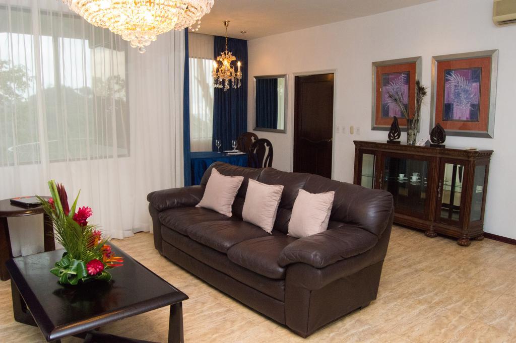 La Mansion Inn مانويل أنطونيو المظهر الخارجي الصورة